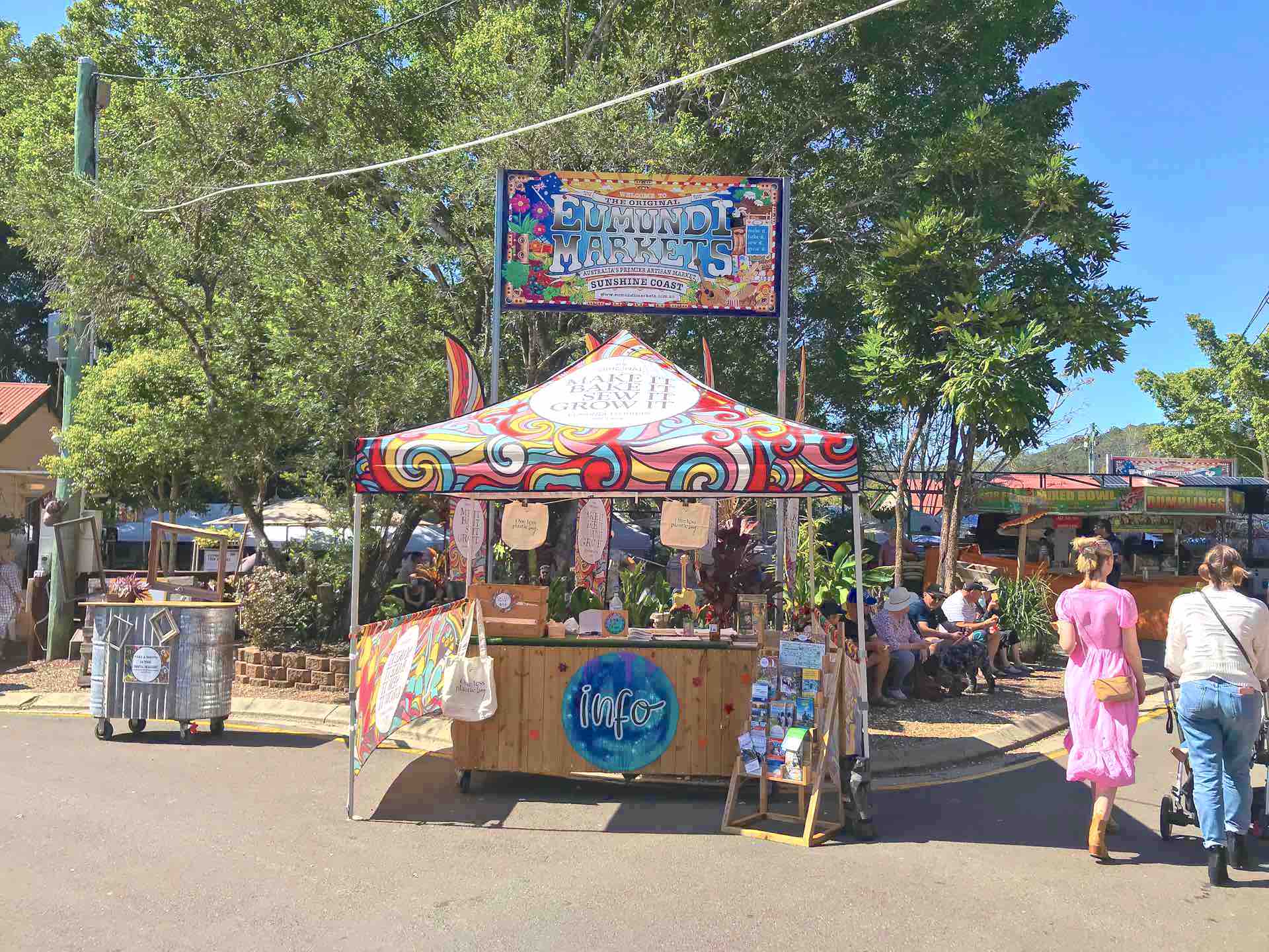 Joel's Journeys - Eumundi Tour - Eumundi Markets - Info Hut